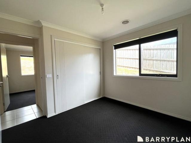 Beautifully Built 4 Bedroom Home!