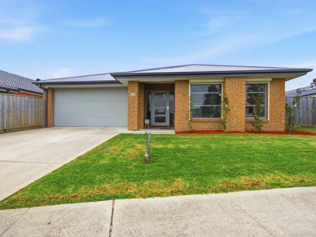 Beautifully Built for Family Living. Right Here in Yinnar