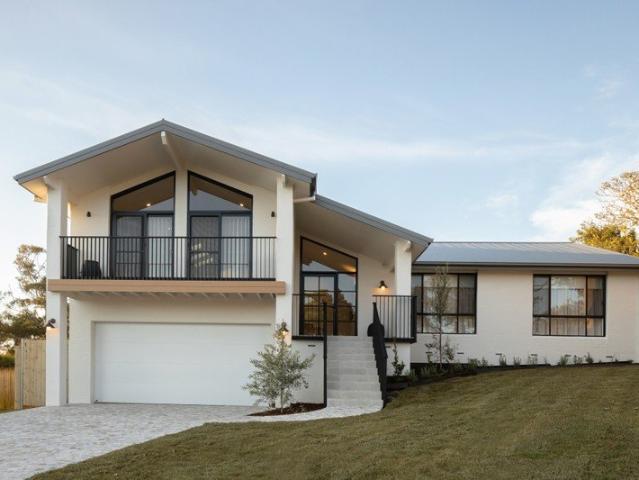 Beautifully Crafted Coastal Family Living