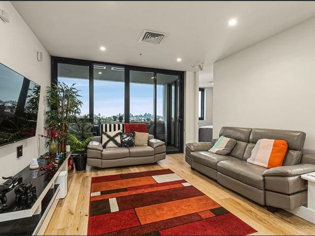 Beautifully designed 2 BED, 2 BATH & 2 CARS CLOSE TO HIGHPOINT
