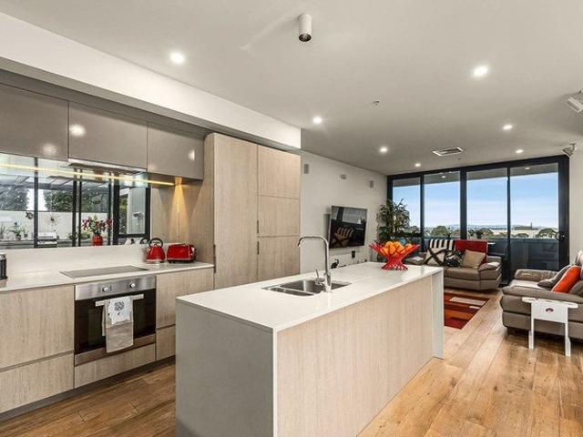 Beautifully designed 2 BED, 2 BATH & 2 CARS CLOSE TO HIGHPOINT
