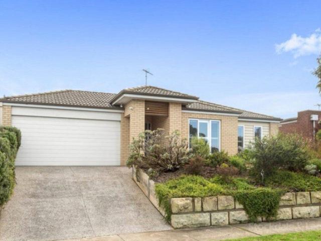 BEAUTIFULLY DESIGNED AND IMMACULATELY PRESENTED HOME