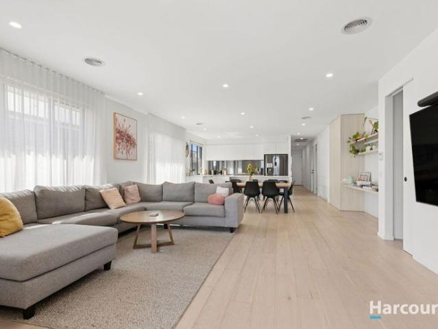 Beautifully Designed Home in a Prime Family Location