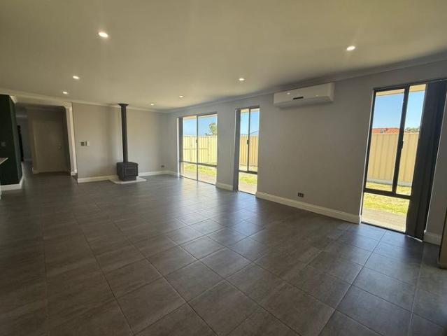 Beautifully Designed Home in Excellent Location!