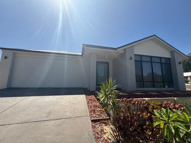 Beautifully Designed Home in Excellent Location!