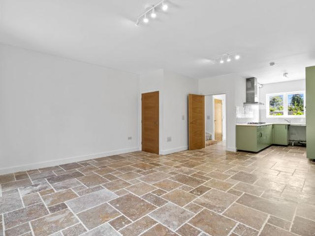 Beautifully Finished 4 Bedroom Semi Detached Home to let Bidford on Avon