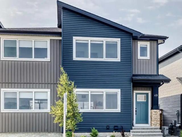 Beautifully finished 3 bedroom Duplex with Double Garage