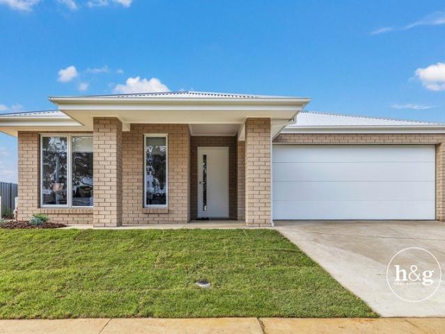 BEAUTIFULLY FINISHED FAMILY HOME