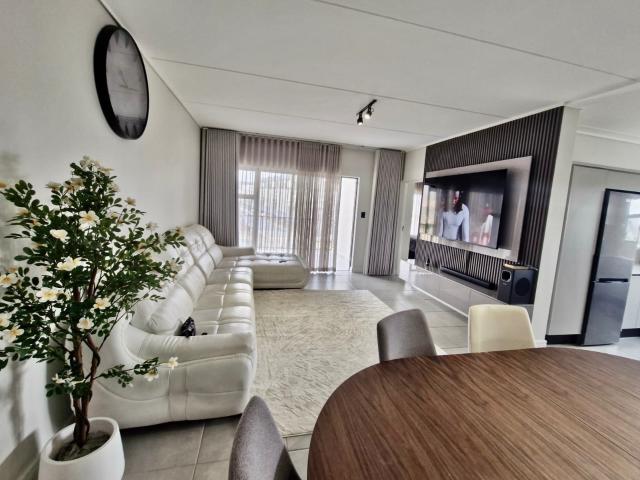Beautifully FURNISHED 3 Bedroom Apartment To Rent in Waterfall, Midrand!