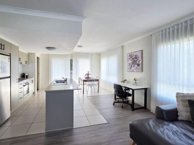Beautifully Furnished 2 Bedroom Unit in the Heart of Mango Hill