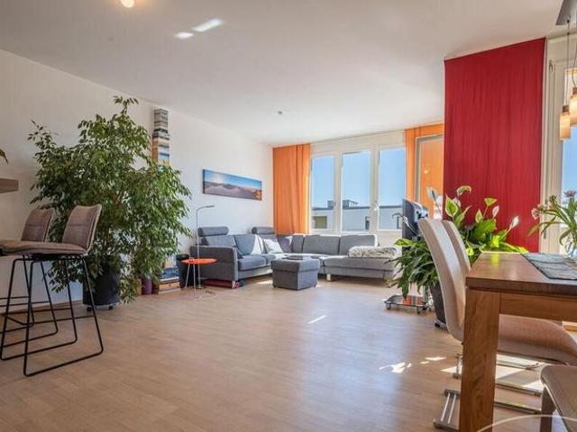Beautifully furnished 4 room apartment with balcony in Riem