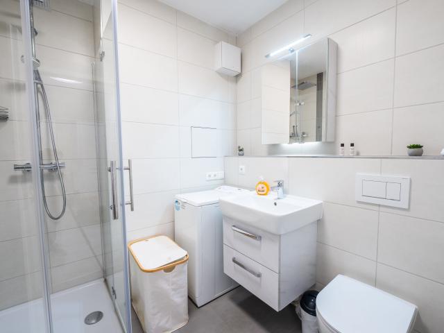 Beautifully furnished serviced apartment in Gera – quiet, modern & with a sunny green view