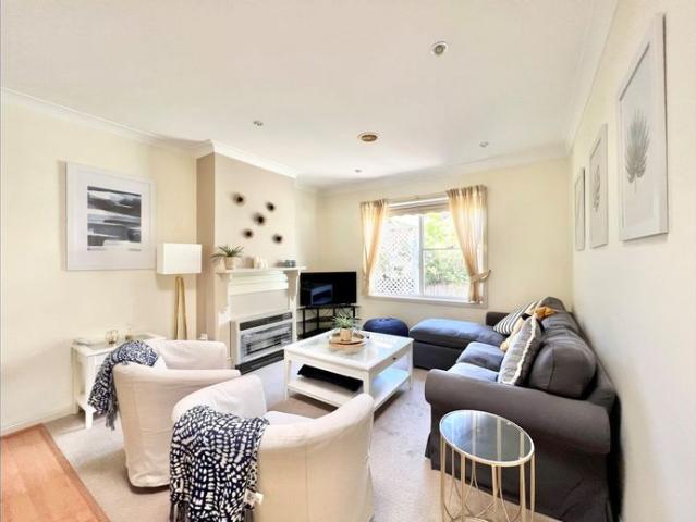 Beautifully Furnished & Serviced Three Bedroom Home Walk to CBD