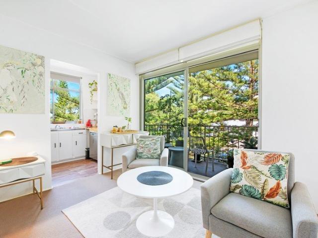 Deposit Taken Beautifully Furnished Studio in the Heart of Mosman
