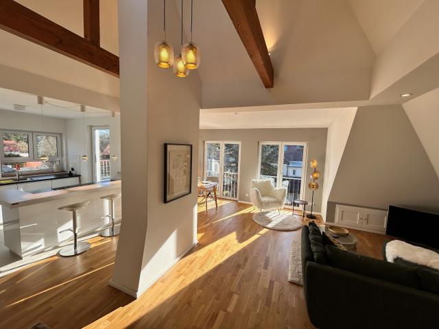 Beautifully furnished penthouse ready to move in Mahlsdorf