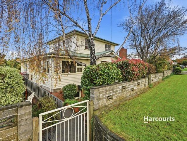 Beautifully Kept Family Home…