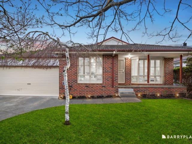 Beautifully Kept with Space to Relax & Entertain