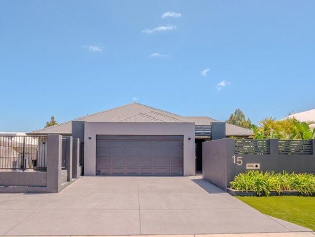 Beautifully Landscaped Low Maintenance Entertainer!