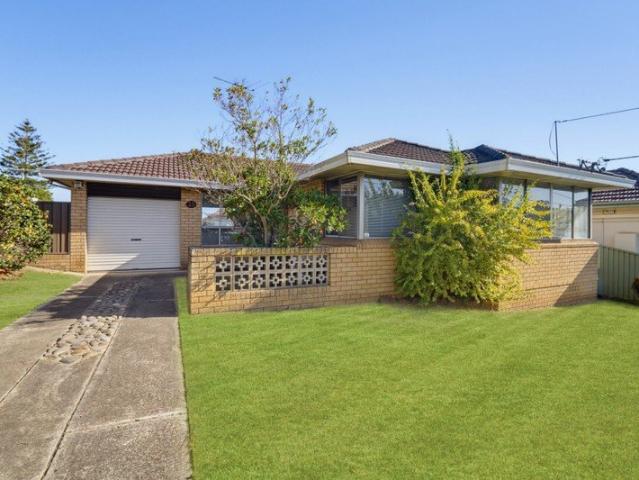 Beautifully maintained Brick Home on 588sqm Corner Block