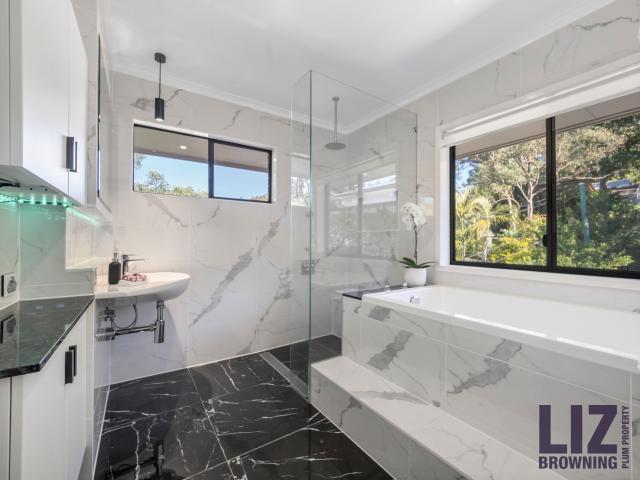 Beautifully Maintained Family Home in a Convenient Location