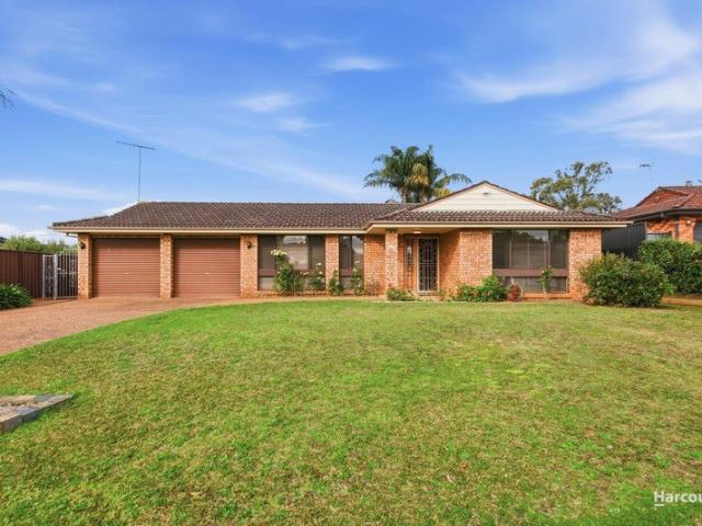 Beautifully Maintained Family Home in a Convenient Setting