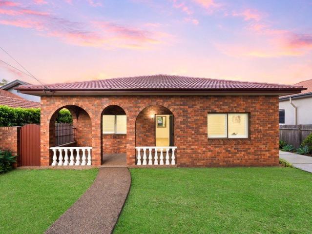 Beautifully maintained family home sits on level 670m2 sunny block in Prime Location