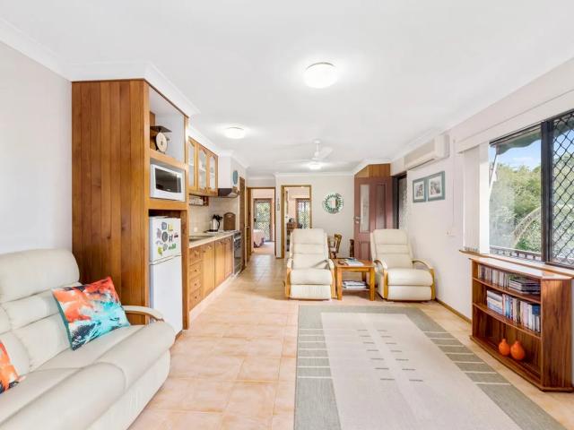 Beautifully Maintained Jetty Apartment Live The Lifestyle