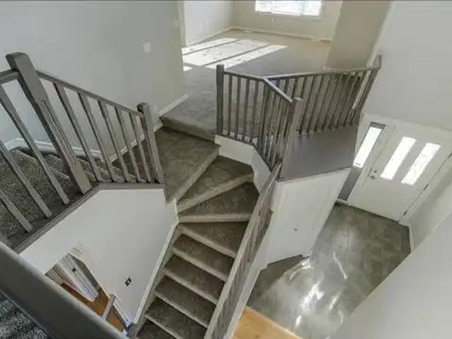 Beautifully maintained 2,280 sq.ft. home in BLACKMUD CREEK