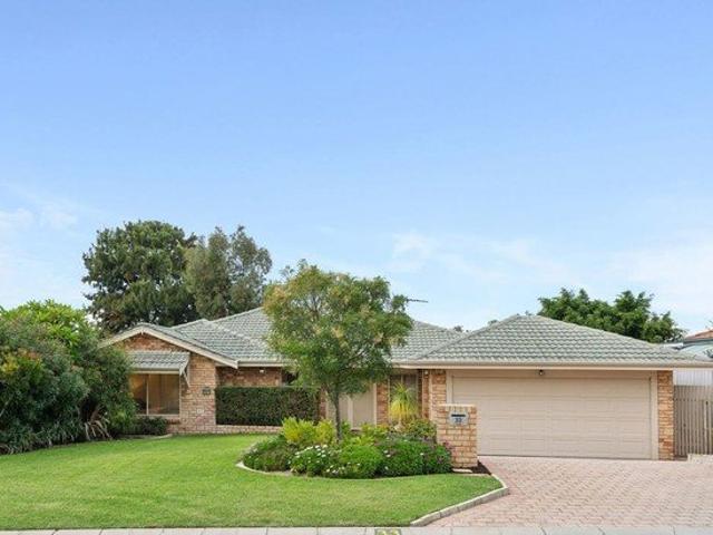 Beautifully maintained 3 bedroom home AVAILABLE NOW