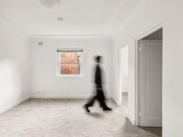 Beautifully newly renovated 1 bedroom apartment