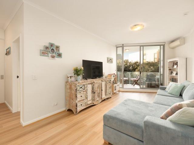 Beautifully Positioned One Bedroom + Study Apartment With A Leafy East Aspect Outlook