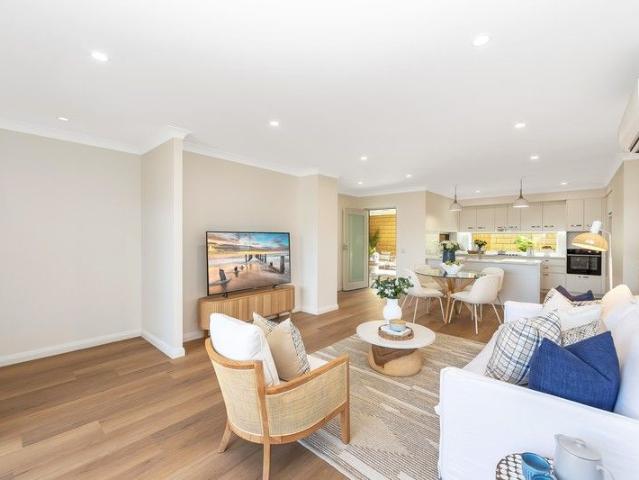 Beautifully positioned villa with golf course views