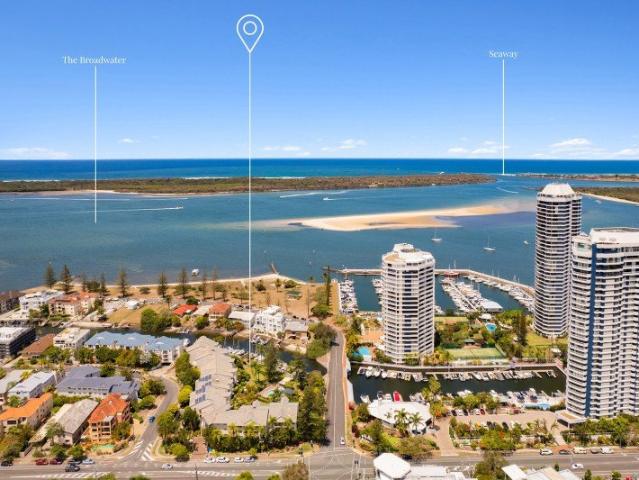 BEAUTIFULLY POSITIONED WATERFRONT APARTMENT GREAT INVESTMENT