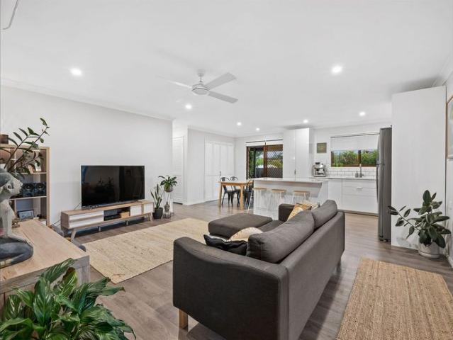 Beautifully Presented 3 Bedroom Home in a Quiet Cul de Sac