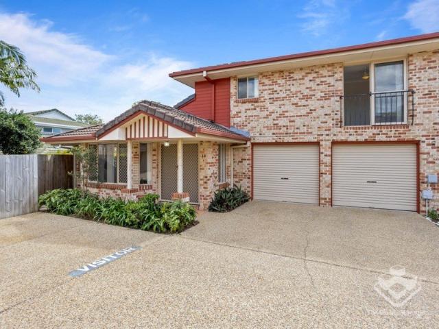 Beautifully Presented 3 Bedroom Townhouse with Rare Double Lock Up Garage