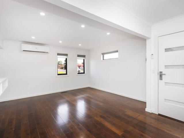 Beautifully presented 3 bedroom unit