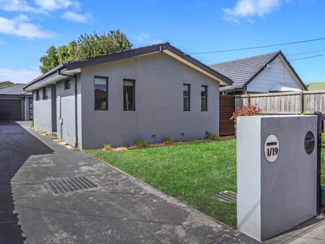 Beautifully presented 3 bedroom unit