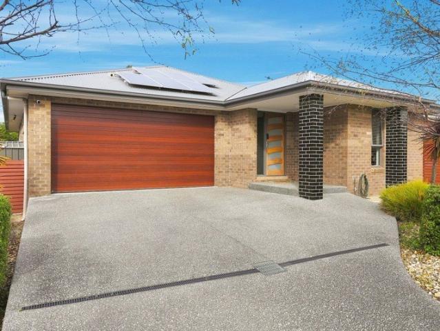 Beautifully presented 3 Bedroom 2 Bathroom home