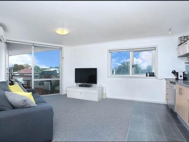Beautifully presented 2 bedroom apartment to call home