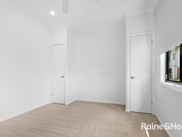 Beautifully presented 2 bedroom duplex