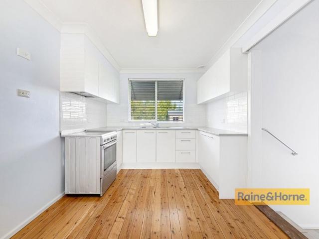 BEAUTIFULLY PRESENTED 2 BEDROOM HOME