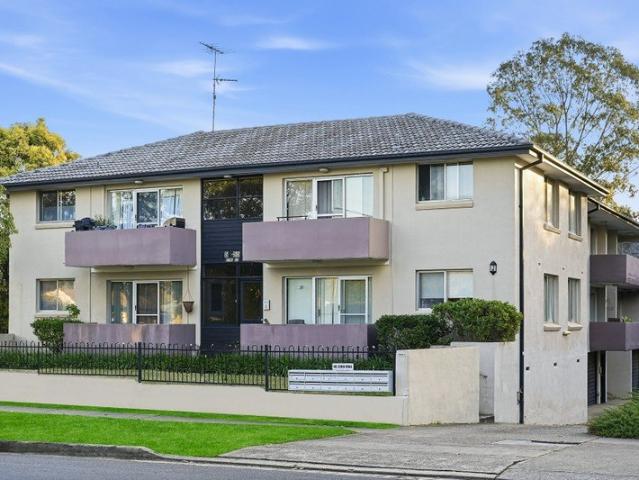 Beautifully Presented 2 Bedroom Unit! | PRIME Location!