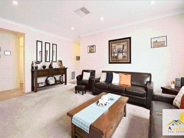 Beautifully Presented 4 Bedroom Family Home!