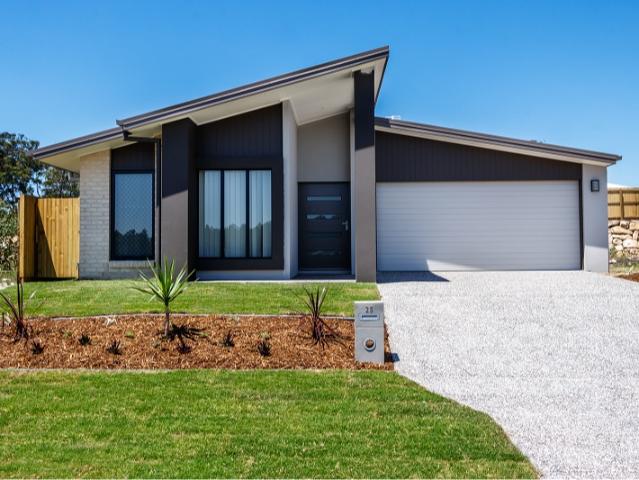 BEAUTIFULLY PRESENTED 4 BEDROOM FAMILY HOME