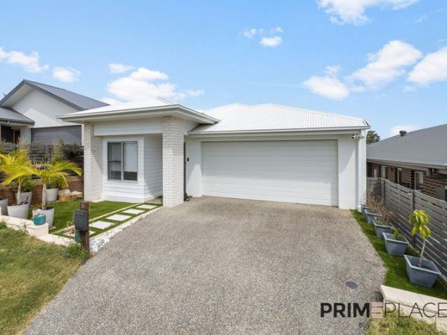 Beautifully Presented 4 Bedroom Family Home