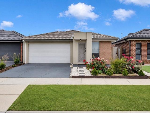 Beautifully Presented 4 Bedroom Family Home