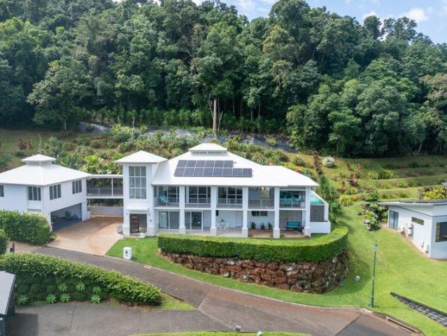 Beautifully Presented and Exceptional Family Home in The Prestigious Red Peak Forest Estate