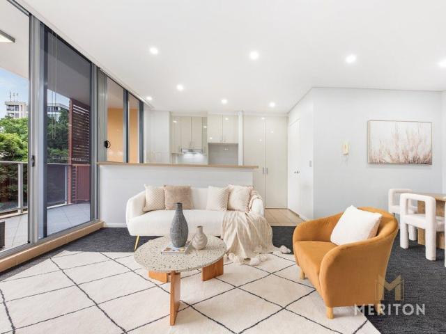 Beautifully presented apartment with natural light and outdoor living