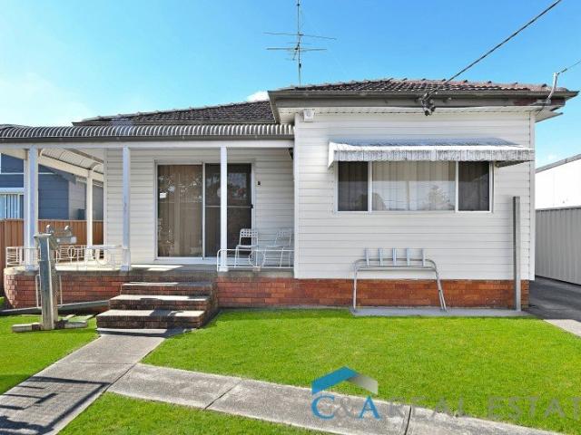 Beautifully Presented Bright & Sunny Home