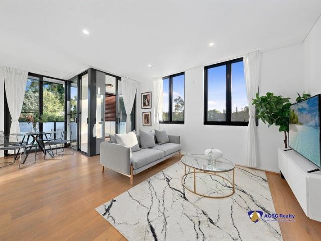 Beautifully Presented, Generously Sized Home in an Unbeatable WalkEverywhere Location